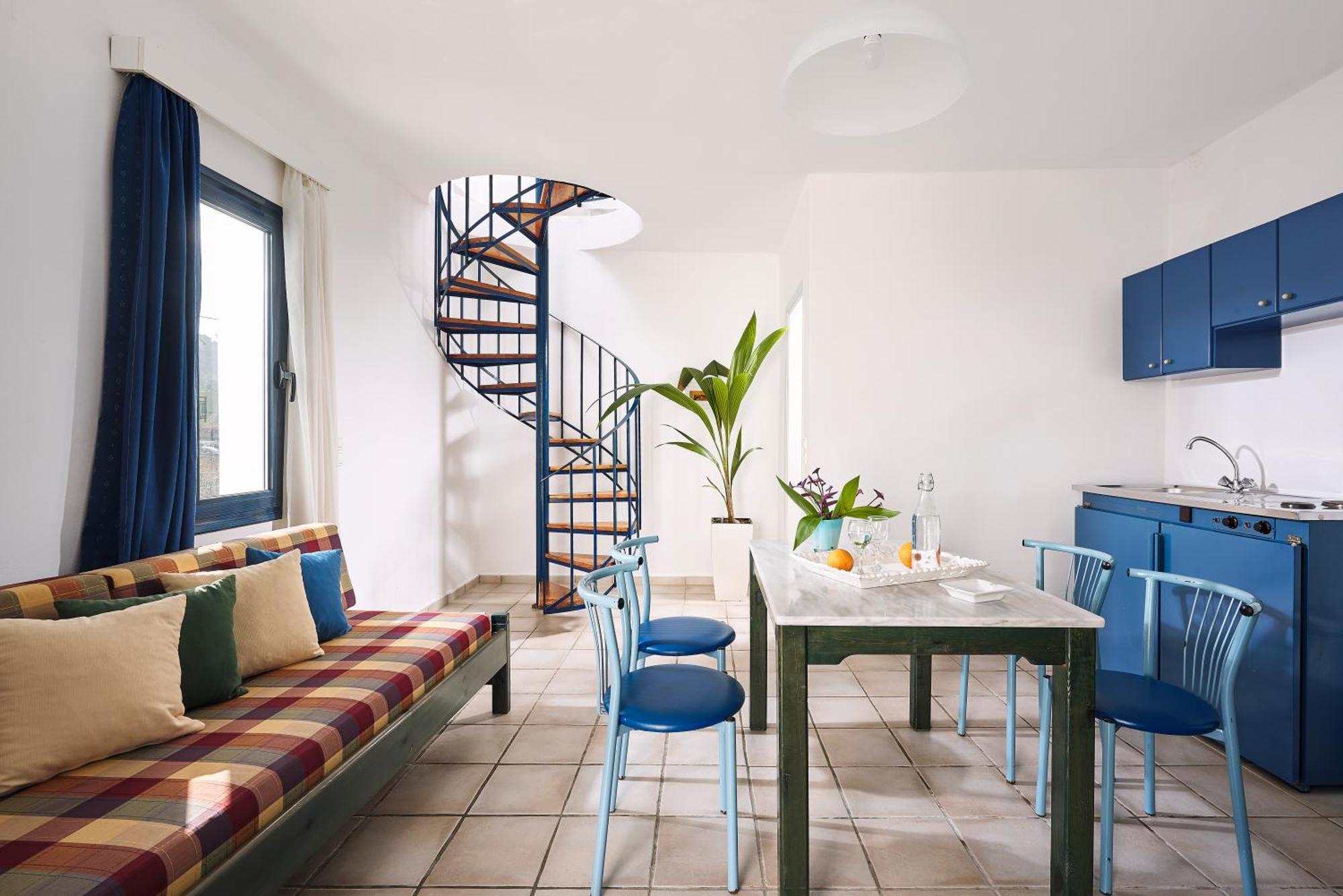 Eva Suites & Apartments Agia Marina Rum bild